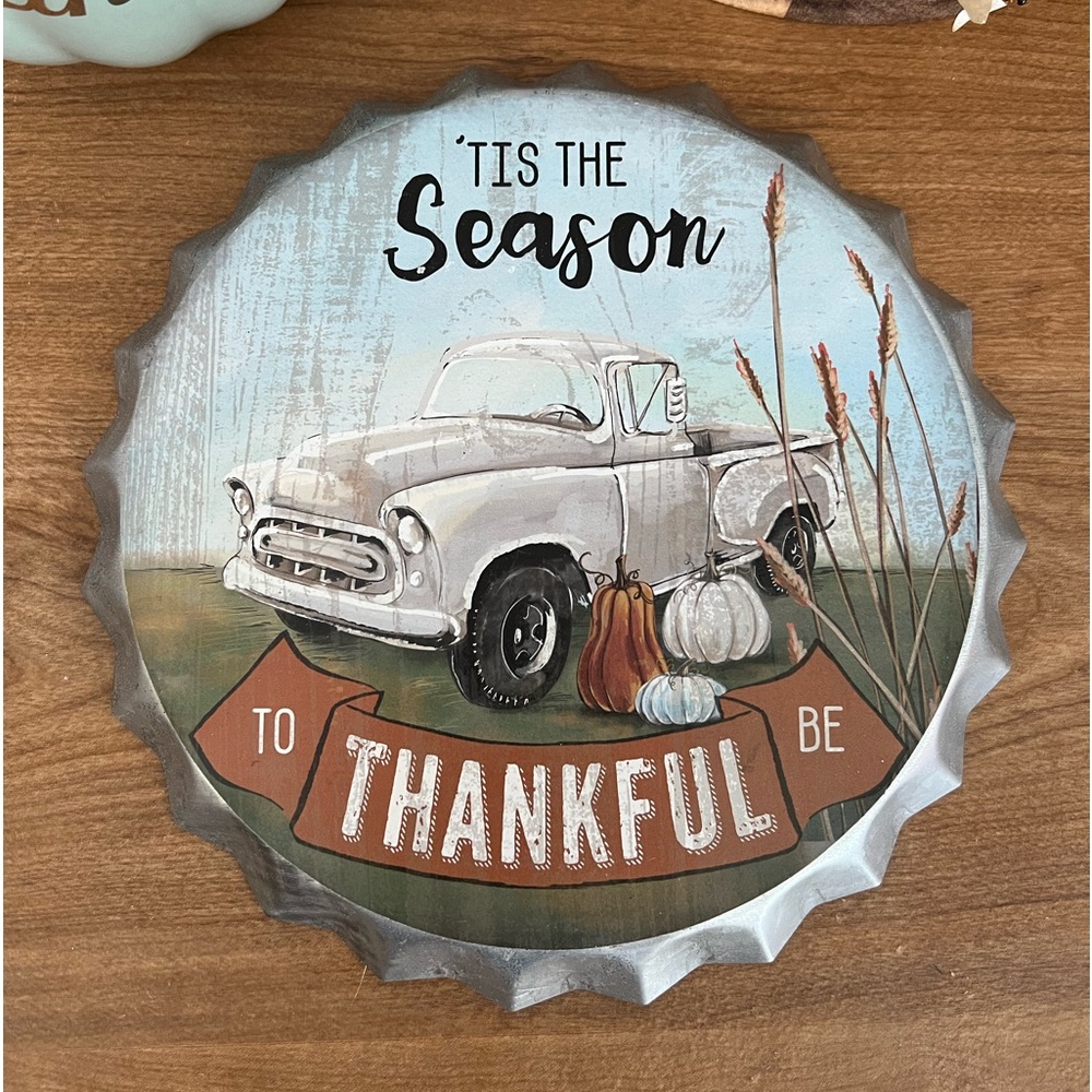 NWT White Pickup Truck , Pumpkins Metal Bottle Cap Wall Hanging 9” Diameter
